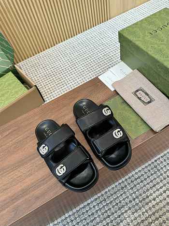 Gucci Double G sandal in black leather