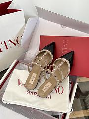 	 Valentino Garavani Sapato Flat Com Detalhe Rockstud Black - 1