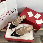 	 Valentino Garavani Sapato Flat Com Detalhe Rockstud Black - 2