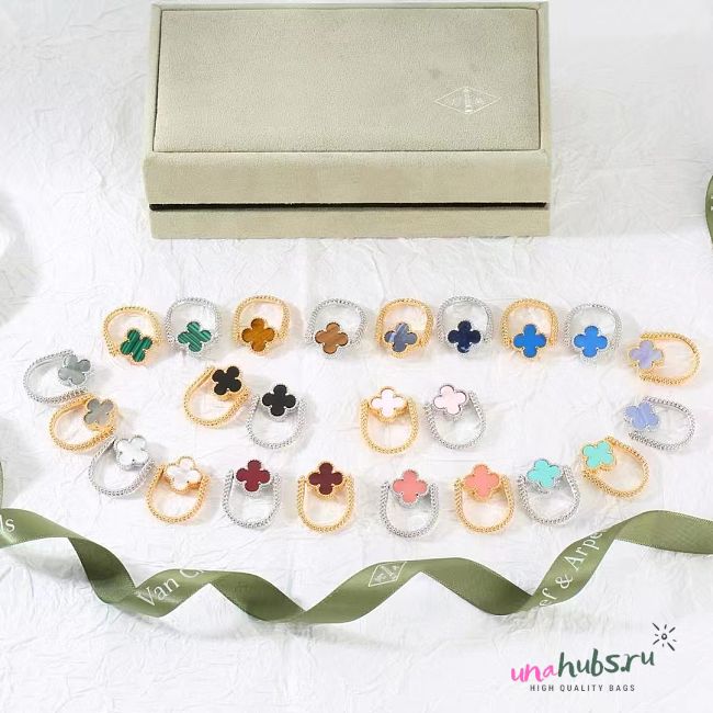 Van Cleef & Arpels Vintage Alhambra ring 02 - 1
