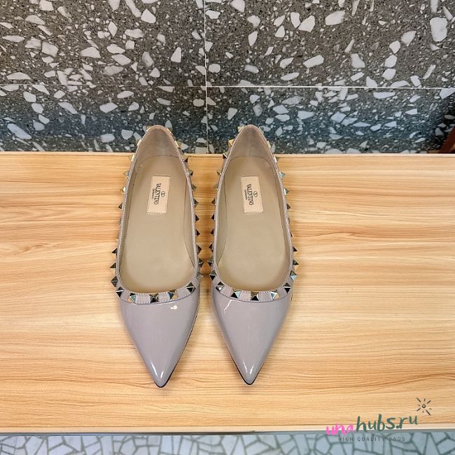 VALENTINO PATENT ROCKSTUD BALLET FLAT NUDE COLOR - 1