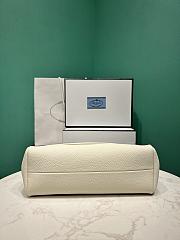 	 Small leather shoulder White bag - 26x14x9.5cm - 5