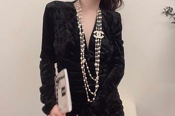 	 Chanel Pearl and CC Logo Necklace 02