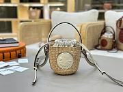 Chloé Mini Horse Medal Basket Bag In White Natural Fibres - 14*12.5*14cm - 1