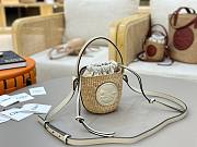 Chloé Mini Horse Medal Basket Bag In White Natural Fibres - 14*12.5*14cm - 2