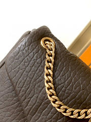 YSL calypso medium in grained lambskin green - 30 X 15 X 5–7.5 CM - 3