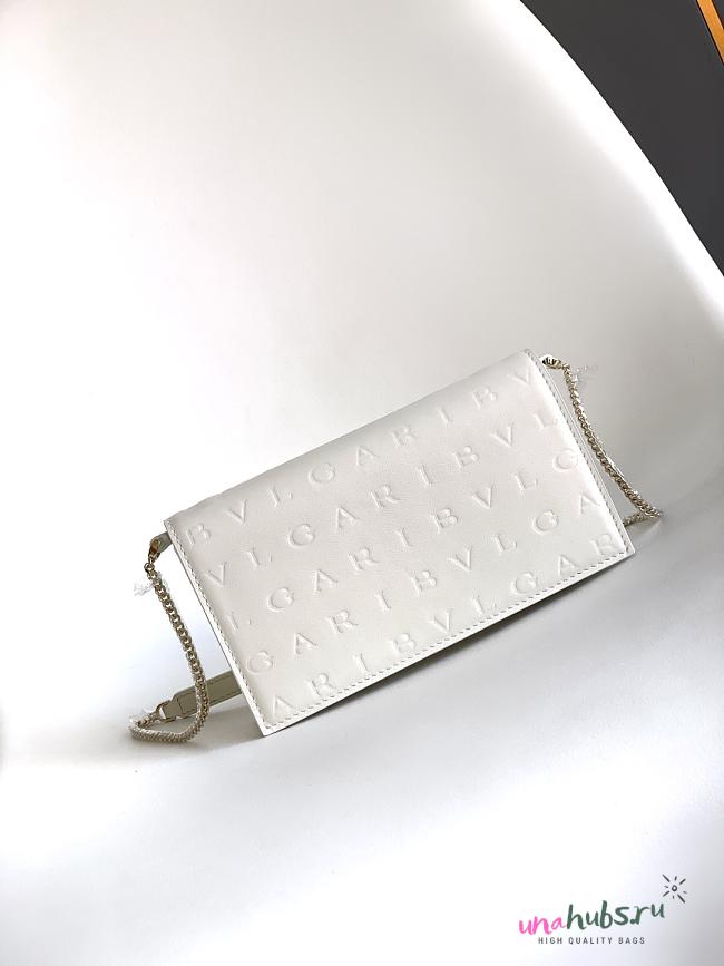 Bvlgari White Leather Chain Bag - 19 X 10.5 X 4.5 Cm - 1