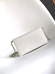 Bvlgari White Leather Chain Bag - 19 X 10.5 X 4.5 Cm - 1