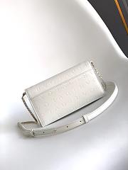 Bvlgari White Leather Chain Bag - 19 X 10.5 X 4.5 Cm - 2