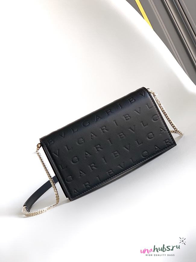 	 Bvlgari Black Leather Chain Bag - 19 X 10.5 X 4.5 Cm - 1