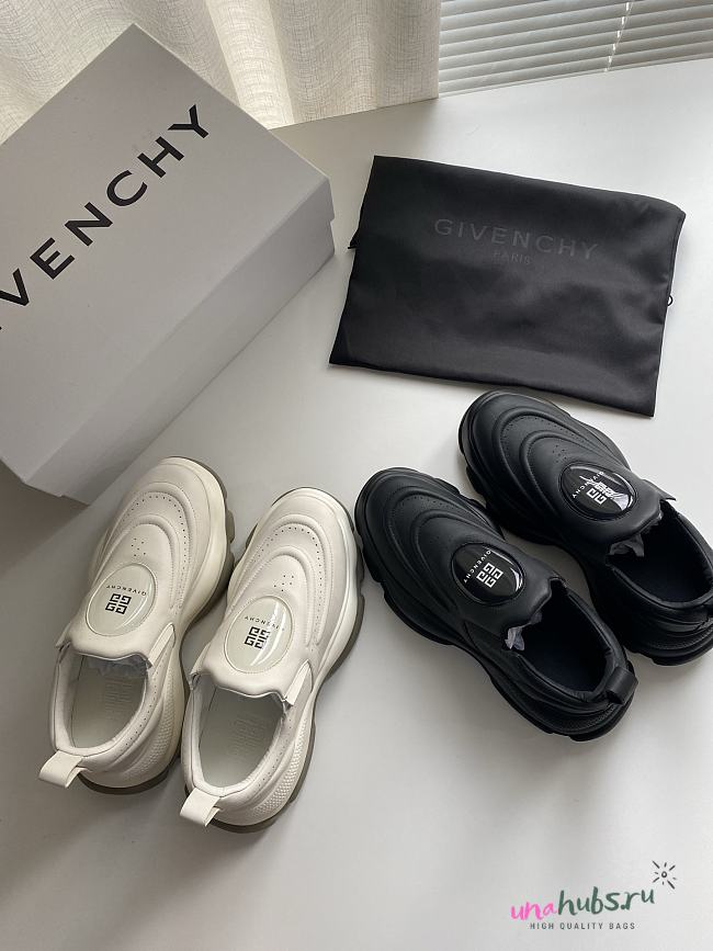 Givenchy Sneakers 05 - 1