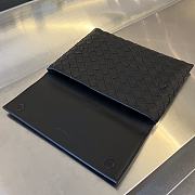 	 Bottega Veneta Black Flap Pouch in Intrecciato Nappa - 26x19x1.5 cm - 5
