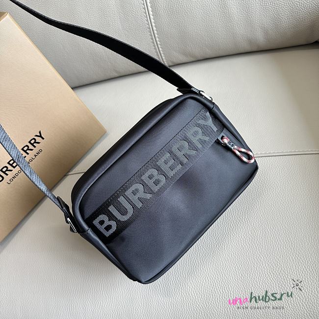 Burberry Black Nylon Shoulder Bag - 22*11*16.5cm - 1