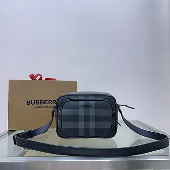 	 Burberry Paddy Compact Black Crossbody Bag - 22.5 x 6 x 16cm