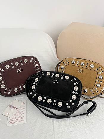 Valentino Garavani Nellcôte Shoulder Bag In Suede - 23 X 16 X 6cm