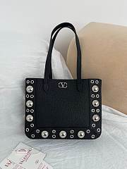	 VALENTINO GARAVANI NELLCÔTE VLOGO SIGNATURE GRAINY CAFLSKIN TOTE - 21 X 16 X 5 cm - 4