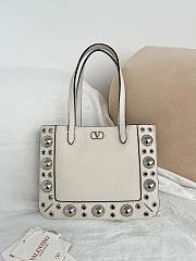 	 VALENTINO GARAVANI NELLCÔTE VLOGO SIGNATURE GRAINY CAFLSKIN TOTE - 21 X 16 X 5 cm - 3