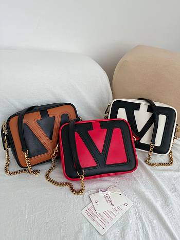 Valentino Garavani Viva Superstar Cross Body Bag - 20 X  15 X  5 cm
