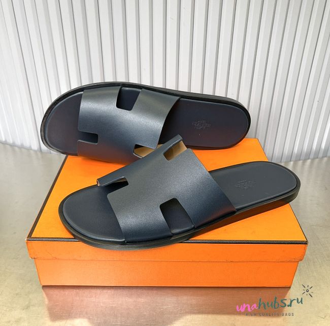 Hermes Izmir Black Smooth Leather Sandal - 1