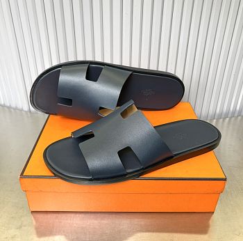 Hermes Izmir Black Smooth Leather Sandal