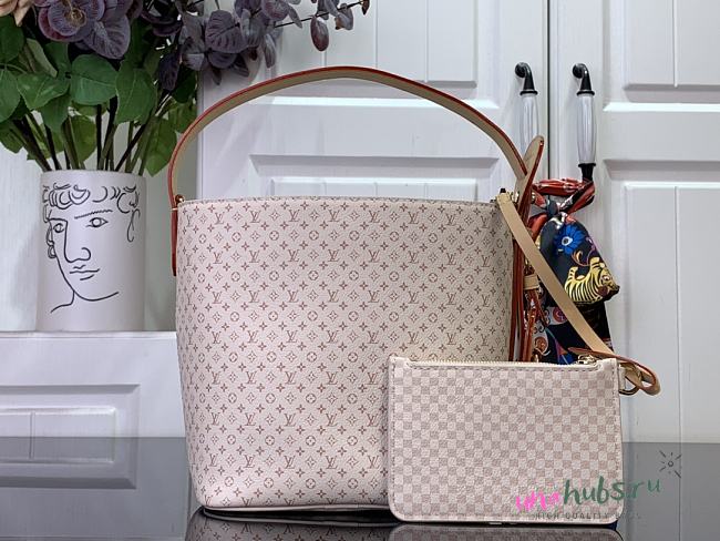 Louis Vuitton All In BB - 16 x 18 x 12 cm - 1