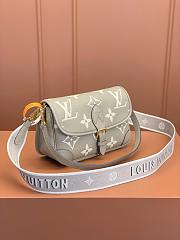 Louis Vuitton Diane Taupe Bag - 23x16x8.5cm - 6