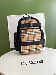 Burberry Large Cooper Backpack in Archive Beige - 30 x 20 x 49cm - 1