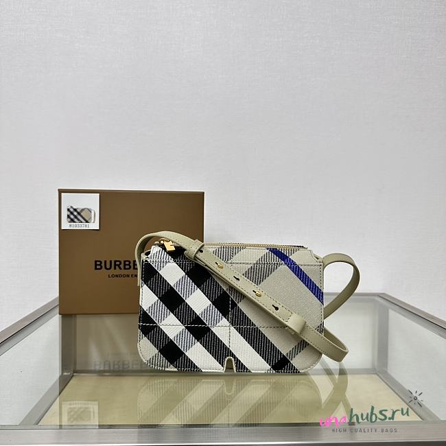 Burberry Snip Crossbody Bag in Lichen - 20x 6.5x 15.5cm - 1