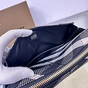 Burberry Snip Crossbody Bag in Lichen - 20x 6x 15.5cm - 2