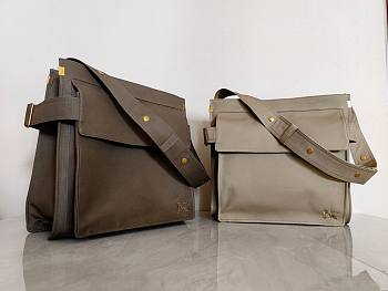 Burberry Medium Trench Tote - 40 x 14 x 40cm
