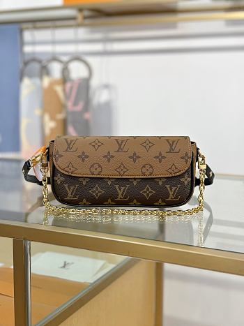 Louis Vuitton Wallet On Chain Ivy Monogram Reverse Canvas - 23.5x12x4.3cm