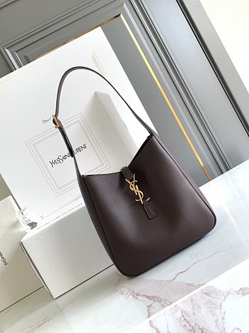 YSL LE 5 A 7 supple small IN GRAINED LEATHER IN ROUGE LEGION - 23 X 22 X 8.5cm