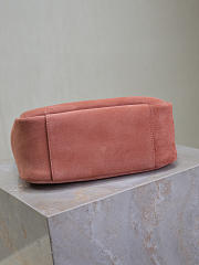 	 YSL LE 5 À 7 supple small in suede pink - 23 X 22 X 8.5cm - 4