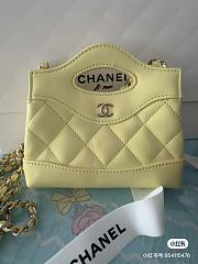 Chanel Clutch With Chain Lambskin Light Yellow -  12 x 13 x 4cm - 4