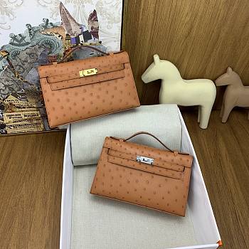 Hermes Kelly pochette brown ostrich leather bag - 22cm