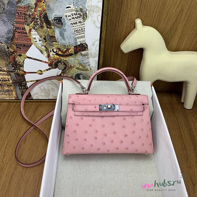 	 Hermes Kelly pochette light pink ostrich leather bag - 22cm - 1