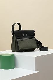	 Hermes Herbag Zip 20 bag in green - 6
