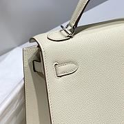 Hermes Kelly 25 Epsom Leather In White - 3