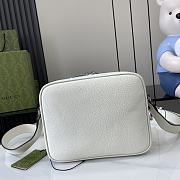Gucci GG Supreme small crossbody bag in white - 23x18x7cm - 3