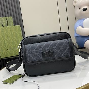 	 Gucci GG Supreme small crossbody bag in black - 23x18x7cm