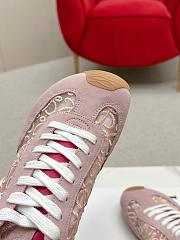 	 Loewe Flow Runner in suede pink - 2