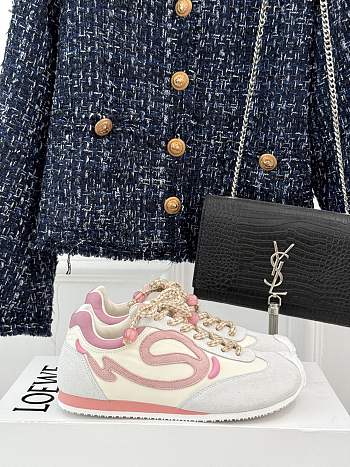 Loewe Flow Runner in suede pink 02