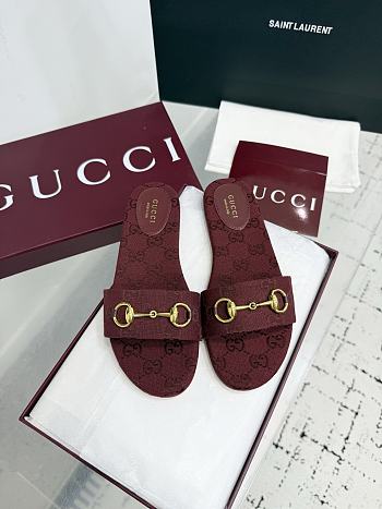 	 Gucci GG Ebony Horsebit slides in red