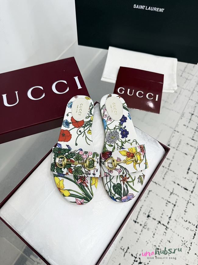 	 Gucci Flower White Horsebit slides - 1