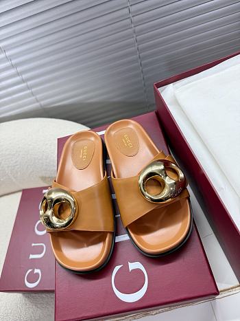 	 Gucci Marina Chain Slide Sandal Leather Brown