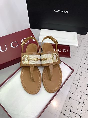	 Gucci thong sandal with Horsebit in brown leather