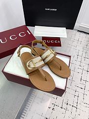 	 Gucci thong sandal with Horsebit in brown leather - 2