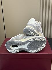 	 Gucci 2.0 trainer in grey mesh and leather - 3