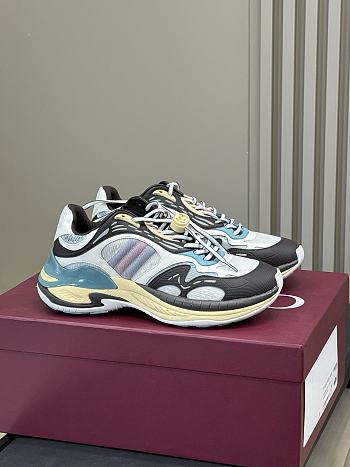 	 Gucci 2.0 trainer in Black mesh and leather