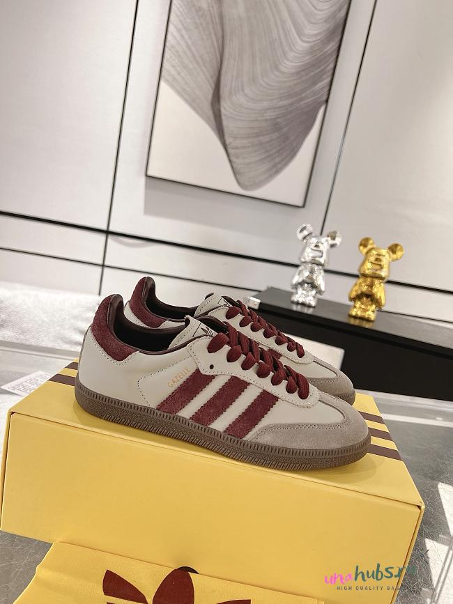 	 Gucci Gazelle Red&Beige Sneakers - 1